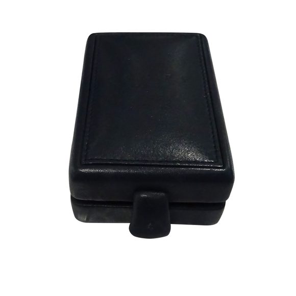 Graff Tulip Diamond Earring in 18K White Gold 0.22 CTW - Picture 4 of 4